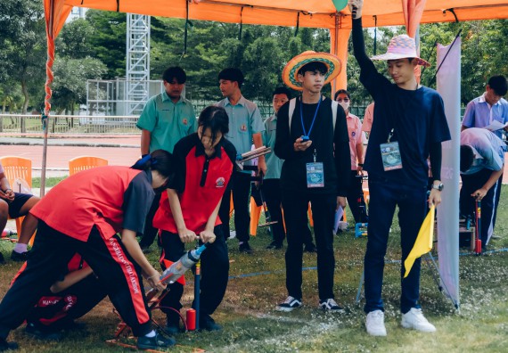 ภาพกิจกรรม  คณะวิทยาศาสตร์และเทคโนโลยี จัดการแข่งขันจรวดขวดน้ำ ระดับประถมศึกษา มัธยมศึกษาตอนต้น มัธยมศึกษาตอนปลาย งานสัปดาห์วิทยาศาสตร์แห่งชาติ ส่วนภูมิภาค ประจำปี 2566