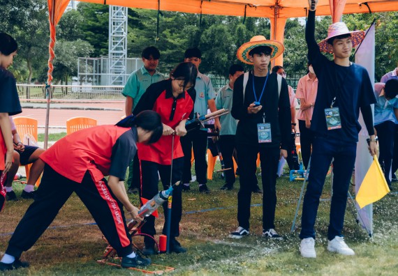 ภาพกิจกรรม  คณะวิทยาศาสตร์และเทคโนโลยี จัดการแข่งขันจรวดขวดน้ำ ระดับประถมศึกษา มัธยมศึกษาตอนต้น มัธยมศึกษาตอนปลาย งานสัปดาห์วิทยาศาสตร์แห่งชาติ ส่วนภูมิภาค ประจำปี 2566