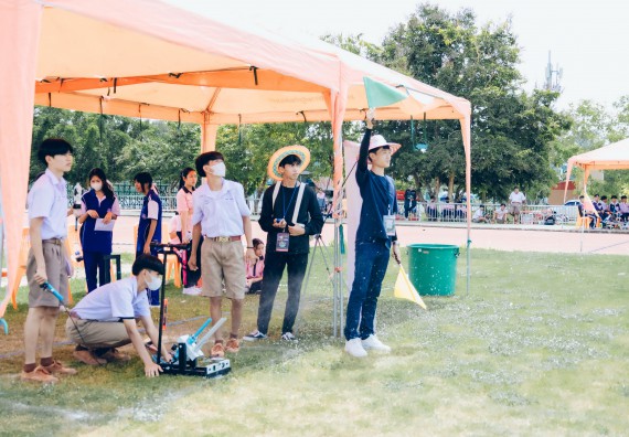 ภาพกิจกรรม  คณะวิทยาศาสตร์และเทคโนโลยี จัดการแข่งขันจรวดขวดน้ำ ระดับประถมศึกษา มัธยมศึกษาตอนต้น มัธยมศึกษาตอนปลาย งานสัปดาห์วิทยาศาสตร์แห่งชาติ ส่วนภูมิภาค ประจำปี 2566