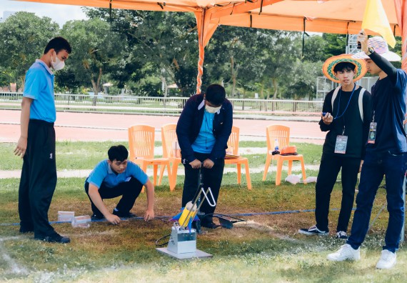 ภาพกิจกรรม  คณะวิทยาศาสตร์และเทคโนโลยี จัดการแข่งขันจรวดขวดน้ำ ระดับประถมศึกษา มัธยมศึกษาตอนต้น มัธยมศึกษาตอนปลาย งานสัปดาห์วิทยาศาสตร์แห่งชาติ ส่วนภูมิภาค ประจำปี 2566