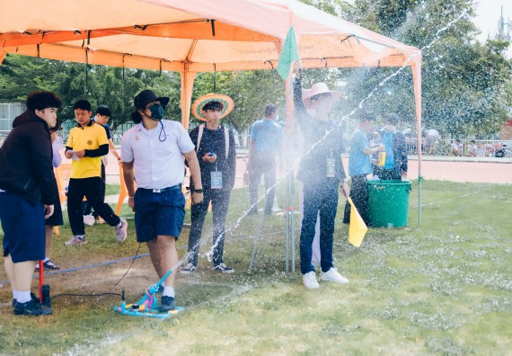 ภาพกิจกรรม  คณะวิทยาศาสตร์และเทคโนโลยี จัดการแข่งขันจรวดขวดน้ำ ระดับประถมศึกษา มัธยมศึกษาตอนต้น มัธยมศึกษาตอนปลาย งานสัปดาห์วิทยาศาสตร์แห่งชาติ ส่วนภูมิภาค ประจำปี 2566