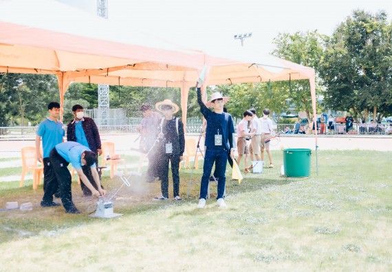 ภาพกิจกรรม  คณะวิทยาศาสตร์และเทคโนโลยี จัดการแข่งขันจรวดขวดน้ำ ระดับประถมศึกษา มัธยมศึกษาตอนต้น มัธยมศึกษาตอนปลาย งานสัปดาห์วิทยาศาสตร์แห่งชาติ ส่วนภูมิภาค ประจำปี 2566