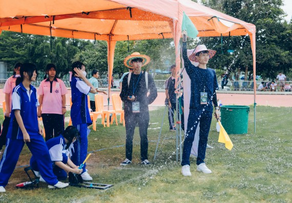 ภาพกิจกรรม  คณะวิทยาศาสตร์และเทคโนโลยี จัดการแข่งขันจรวดขวดน้ำ ระดับประถมศึกษา มัธยมศึกษาตอนต้น มัธยมศึกษาตอนปลาย งานสัปดาห์วิทยาศาสตร์แห่งชาติ ส่วนภูมิภาค ประจำปี 2566