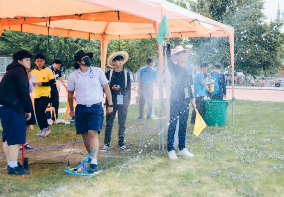 ภาพกิจกรรม  คณะวิทยาศาสตร์และเทคโนโลยี จัดการแข่งขันจรวดขวดน้ำ ระดับประถมศึกษา มัธยมศึกษาตอนต้น มัธยมศึกษาตอนปลาย งานสัปดาห์วิทยาศาสตร์แห่งชาติ ส่วนภูมิภาค ประจำปี 2566