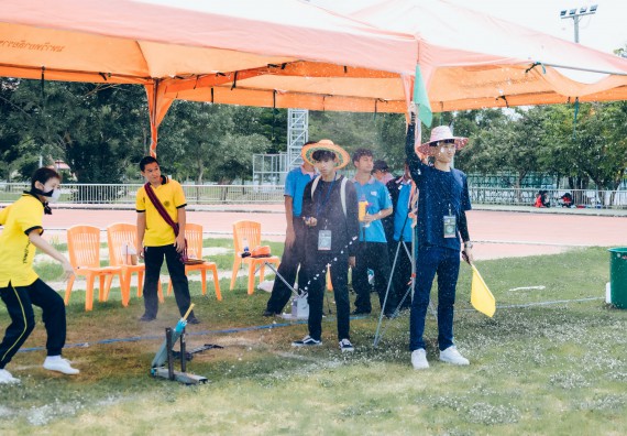 ภาพกิจกรรม  คณะวิทยาศาสตร์และเทคโนโลยี จัดการแข่งขันจรวดขวดน้ำ ระดับประถมศึกษา มัธยมศึกษาตอนต้น มัธยมศึกษาตอนปลาย งานสัปดาห์วิทยาศาสตร์แห่งชาติ ส่วนภูมิภาค ประจำปี 2566