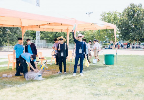 ภาพกิจกรรม  คณะวิทยาศาสตร์และเทคโนโลยี จัดการแข่งขันจรวดขวดน้ำ ระดับประถมศึกษา มัธยมศึกษาตอนต้น มัธยมศึกษาตอนปลาย งานสัปดาห์วิทยาศาสตร์แห่งชาติ ส่วนภูมิภาค ประจำปี 2566