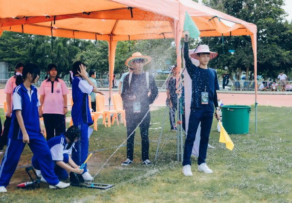 ภาพกิจกรรม  คณะวิทยาศาสตร์และเทคโนโลยี จัดการแข่งขันจรวดขวดน้ำ ระดับประถมศึกษา มัธยมศึกษาตอนต้น มัธยมศึกษาตอนปลาย งานสัปดาห์วิทยาศาสตร์แห่งชาติ ส่วนภูมิภาค ประจำปี 2566