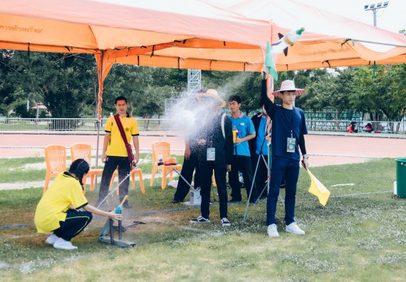 ภาพกิจกรรม  คณะวิทยาศาสตร์และเทคโนโลยี จัดการแข่งขันจรวดขวดน้ำ ระดับประถมศึกษา มัธยมศึกษาตอนต้น มัธยมศึกษาตอนปลาย งานสัปดาห์วิทยาศาสตร์แห่งชาติ ส่วนภูมิภาค ประจำปี 2566