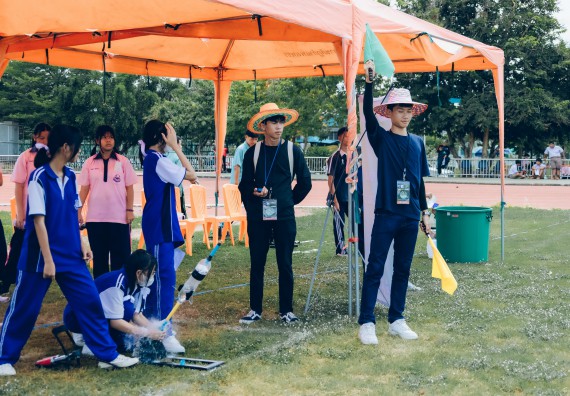 ภาพกิจกรรม  คณะวิทยาศาสตร์และเทคโนโลยี จัดการแข่งขันจรวดขวดน้ำ ระดับประถมศึกษา มัธยมศึกษาตอนต้น มัธยมศึกษาตอนปลาย งานสัปดาห์วิทยาศาสตร์แห่งชาติ ส่วนภูมิภาค ประจำปี 2566