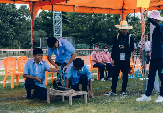 ภาพกิจกรรม  คณะวิทยาศาสตร์และเทคโนโลยี จัดการแข่งขันจรวดขวดน้ำ ระดับประถมศึกษา มัธยมศึกษาตอนต้น มัธยมศึกษาตอนปลาย งานสัปดาห์วิทยาศาสตร์แห่งชาติ ส่วนภูมิภาค ประจำปี 2566