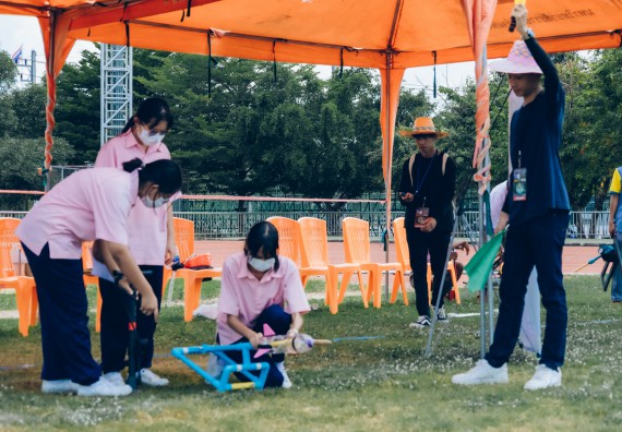 ภาพกิจกรรม  คณะวิทยาศาสตร์และเทคโนโลยี จัดการแข่งขันจรวดขวดน้ำ ระดับประถมศึกษา มัธยมศึกษาตอนต้น มัธยมศึกษาตอนปลาย งานสัปดาห์วิทยาศาสตร์แห่งชาติ ส่วนภูมิภาค ประจำปี 2566