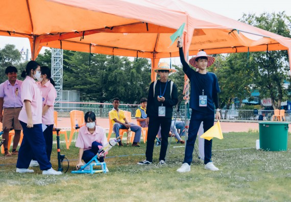 ภาพกิจกรรม  คณะวิทยาศาสตร์และเทคโนโลยี จัดการแข่งขันจรวดขวดน้ำ ระดับประถมศึกษา มัธยมศึกษาตอนต้น มัธยมศึกษาตอนปลาย งานสัปดาห์วิทยาศาสตร์แห่งชาติ ส่วนภูมิภาค ประจำปี 2566