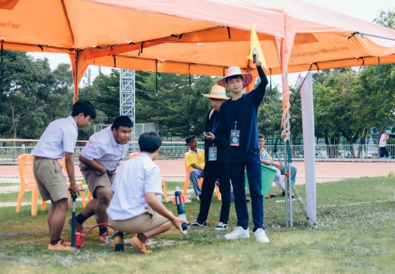 ภาพกิจกรรม  คณะวิทยาศาสตร์และเทคโนโลยี จัดการแข่งขันจรวดขวดน้ำ ระดับประถมศึกษา มัธยมศึกษาตอนต้น มัธยมศึกษาตอนปลาย งานสัปดาห์วิทยาศาสตร์แห่งชาติ ส่วนภูมิภาค ประจำปี 2566