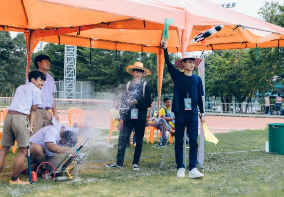 ภาพกิจกรรม  คณะวิทยาศาสตร์และเทคโนโลยี จัดการแข่งขันจรวดขวดน้ำ ระดับประถมศึกษา มัธยมศึกษาตอนต้น มัธยมศึกษาตอนปลาย งานสัปดาห์วิทยาศาสตร์แห่งชาติ ส่วนภูมิภาค ประจำปี 2566