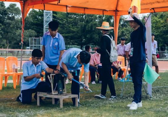 ภาพกิจกรรม  คณะวิทยาศาสตร์และเทคโนโลยี จัดการแข่งขันจรวดขวดน้ำ ระดับประถมศึกษา มัธยมศึกษาตอนต้น มัธยมศึกษาตอนปลาย งานสัปดาห์วิทยาศาสตร์แห่งชาติ ส่วนภูมิภาค ประจำปี 2566