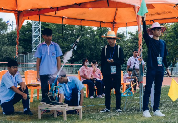 ภาพกิจกรรม  คณะวิทยาศาสตร์และเทคโนโลยี จัดการแข่งขันจรวดขวดน้ำ ระดับประถมศึกษา มัธยมศึกษาตอนต้น มัธยมศึกษาตอนปลาย งานสัปดาห์วิทยาศาสตร์แห่งชาติ ส่วนภูมิภาค ประจำปี 2566