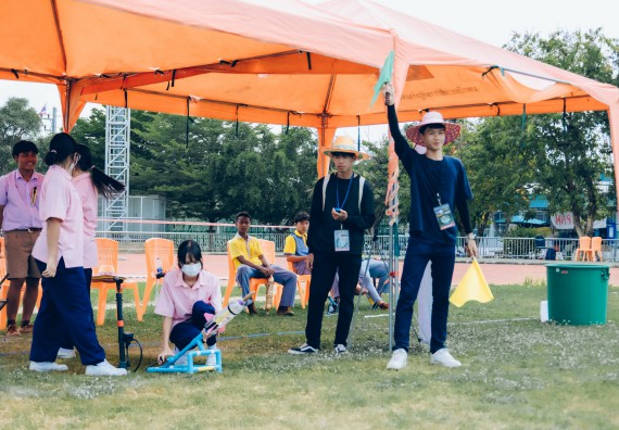 ภาพกิจกรรม  คณะวิทยาศาสตร์และเทคโนโลยี จัดการแข่งขันจรวดขวดน้ำ ระดับประถมศึกษา มัธยมศึกษาตอนต้น มัธยมศึกษาตอนปลาย งานสัปดาห์วิทยาศาสตร์แห่งชาติ ส่วนภูมิภาค ประจำปี 2566