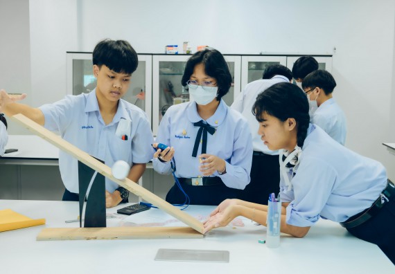 ภาพกิจกรรม  คณะวิทยาศาสตร์และเทคโนโลยี จัดการแข่งขันทักษะทางวิทยาศาสตร์และเทคโนโลยี ระดับมัธยมศึกษาตอนต้น มัธยมศึกษาตอนปลาย งานสัปดาห์วิทยาศาสตร์แห่งชาติ ส่วนภูมิภาค ประจำปี 2566