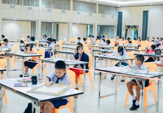 ภาพกิจกรรม  คณะวิทยาศาสตร์และเทคโนโลยี การประกวดภาพวาดจินตนาการทางวิทยาศาสตร์ ระดับประถมศึกษาตอนต้น ประถมศึกษาตอนปลาย มัธยมศึกษาตอนต้น มัธยมศึกษาตอนปลาย งานสัปดาห์วิทยาศาสตร์แห่งชาติ ส่วนภูมิภาค ประจำปี 2566