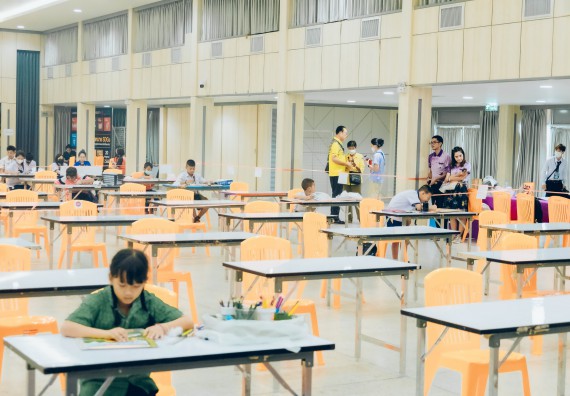 ภาพกิจกรรม  คณะวิทยาศาสตร์และเทคโนโลยี การประกวดภาพวาดจินตนาการทางวิทยาศาสตร์ ระดับประถมศึกษาตอนต้น ประถมศึกษาตอนปลาย มัธยมศึกษาตอนต้น มัธยมศึกษาตอนปลาย งานสัปดาห์วิทยาศาสตร์แห่งชาติ ส่วนภูมิภาค ประจำปี 2566