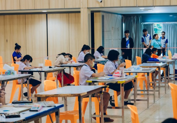 ภาพกิจกรรม  คณะวิทยาศาสตร์และเทคโนโลยี การประกวดภาพวาดจินตนาการทางวิทยาศาสตร์ ระดับประถมศึกษาตอนต้น ประถมศึกษาตอนปลาย มัธยมศึกษาตอนต้น มัธยมศึกษาตอนปลาย งานสัปดาห์วิทยาศาสตร์แห่งชาติ ส่วนภูมิภาค ประจำปี 2566