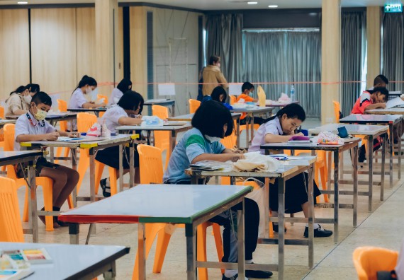 ภาพกิจกรรม  คณะวิทยาศาสตร์และเทคโนโลยี การประกวดภาพวาดจินตนาการทางวิทยาศาสตร์ ระดับประถมศึกษาตอนต้น ประถมศึกษาตอนปลาย มัธยมศึกษาตอนต้น มัธยมศึกษาตอนปลาย งานสัปดาห์วิทยาศาสตร์แห่งชาติ ส่วนภูมิภาค ประจำปี 2566