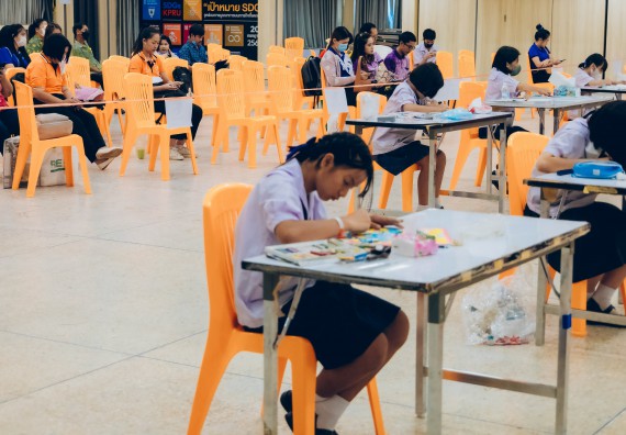 ภาพกิจกรรม  คณะวิทยาศาสตร์และเทคโนโลยี การประกวดภาพวาดจินตนาการทางวิทยาศาสตร์ ระดับประถมศึกษาตอนต้น ประถมศึกษาตอนปลาย มัธยมศึกษาตอนต้น มัธยมศึกษาตอนปลาย งานสัปดาห์วิทยาศาสตร์แห่งชาติ ส่วนภูมิภาค ประจำปี 2566