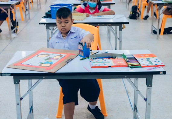 ภาพกิจกรรม  คณะวิทยาศาสตร์และเทคโนโลยี การประกวดภาพวาดจินตนาการทางวิทยาศาสตร์ ระดับประถมศึกษาตอนต้น ประถมศึกษาตอนปลาย มัธยมศึกษาตอนต้น มัธยมศึกษาตอนปลาย งานสัปดาห์วิทยาศาสตร์แห่งชาติ ส่วนภูมิภาค ประจำปี 2566