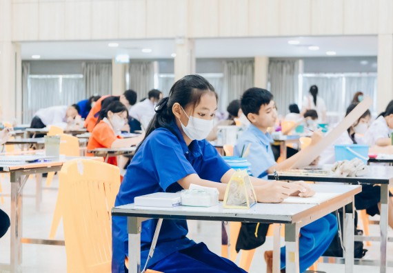 ภาพกิจกรรม  คณะวิทยาศาสตร์และเทคโนโลยี การประกวดภาพวาดจินตนาการทางวิทยาศาสตร์ ระดับประถมศึกษาตอนต้น ประถมศึกษาตอนปลาย มัธยมศึกษาตอนต้น มัธยมศึกษาตอนปลาย งานสัปดาห์วิทยาศาสตร์แห่งชาติ ส่วนภูมิภาค ประจำปี 2566