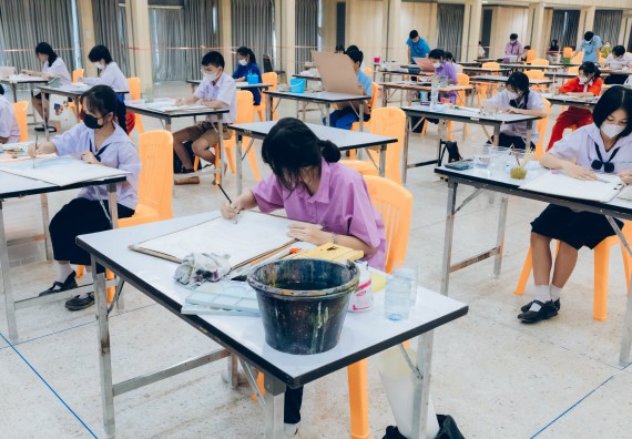 ภาพกิจกรรม  คณะวิทยาศาสตร์และเทคโนโลยี การประกวดภาพวาดจินตนาการทางวิทยาศาสตร์ ระดับประถมศึกษาตอนต้น ประถมศึกษาตอนปลาย มัธยมศึกษาตอนต้น มัธยมศึกษาตอนปลาย งานสัปดาห์วิทยาศาสตร์แห่งชาติ ส่วนภูมิภาค ประจำปี 2566