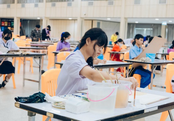 ภาพกิจกรรม  คณะวิทยาศาสตร์และเทคโนโลยี การประกวดภาพวาดจินตนาการทางวิทยาศาสตร์ ระดับประถมศึกษาตอนต้น ประถมศึกษาตอนปลาย มัธยมศึกษาตอนต้น มัธยมศึกษาตอนปลาย งานสัปดาห์วิทยาศาสตร์แห่งชาติ ส่วนภูมิภาค ประจำปี 2566