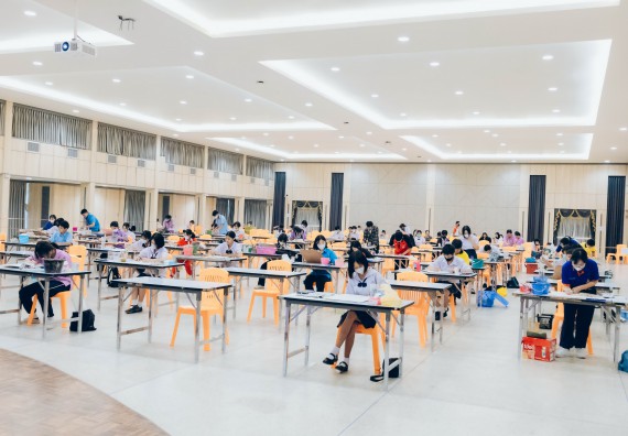 ภาพกิจกรรม  คณะวิทยาศาสตร์และเทคโนโลยี การประกวดภาพวาดจินตนาการทางวิทยาศาสตร์ ระดับประถมศึกษาตอนต้น ประถมศึกษาตอนปลาย มัธยมศึกษาตอนต้น มัธยมศึกษาตอนปลาย งานสัปดาห์วิทยาศาสตร์แห่งชาติ ส่วนภูมิภาค ประจำปี 2566