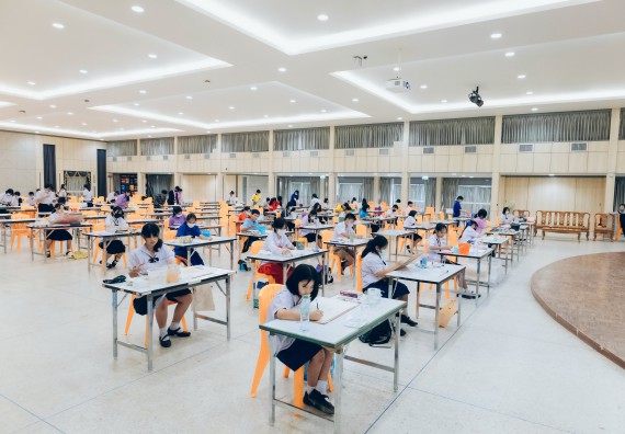 ภาพกิจกรรม  คณะวิทยาศาสตร์และเทคโนโลยี การประกวดภาพวาดจินตนาการทางวิทยาศาสตร์ ระดับประถมศึกษาตอนต้น ประถมศึกษาตอนปลาย มัธยมศึกษาตอนต้น มัธยมศึกษาตอนปลาย งานสัปดาห์วิทยาศาสตร์แห่งชาติ ส่วนภูมิภาค ประจำปี 2566