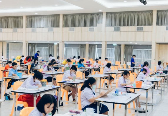 ภาพกิจกรรม  คณะวิทยาศาสตร์และเทคโนโลยี การประกวดภาพวาดจินตนาการทางวิทยาศาสตร์ ระดับประถมศึกษาตอนต้น ประถมศึกษาตอนปลาย มัธยมศึกษาตอนต้น มัธยมศึกษาตอนปลาย งานสัปดาห์วิทยาศาสตร์แห่งชาติ ส่วนภูมิภาค ประจำปี 2566