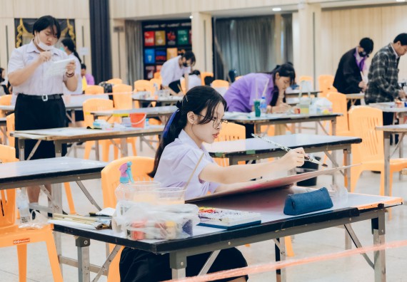 ภาพกิจกรรม  คณะวิทยาศาสตร์และเทคโนโลยี การประกวดภาพวาดจินตนาการทางวิทยาศาสตร์ ระดับประถมศึกษาตอนต้น ประถมศึกษาตอนปลาย มัธยมศึกษาตอนต้น มัธยมศึกษาตอนปลาย งานสัปดาห์วิทยาศาสตร์แห่งชาติ ส่วนภูมิภาค ประจำปี 2566