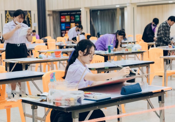 ภาพกิจกรรม  คณะวิทยาศาสตร์และเทคโนโลยี การประกวดภาพวาดจินตนาการทางวิทยาศาสตร์ ระดับประถมศึกษาตอนต้น ประถมศึกษาตอนปลาย มัธยมศึกษาตอนต้น มัธยมศึกษาตอนปลาย งานสัปดาห์วิทยาศาสตร์แห่งชาติ ส่วนภูมิภาค ประจำปี 2566