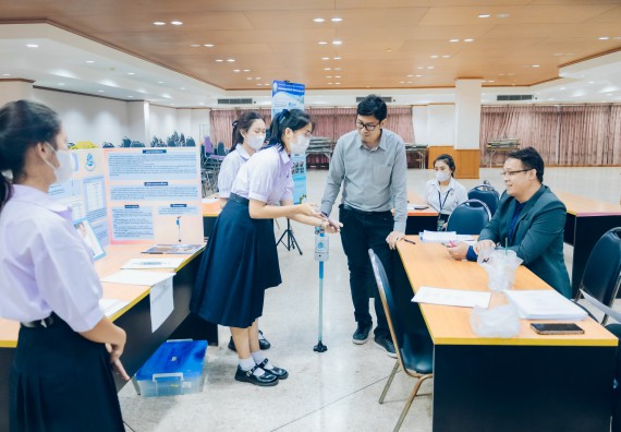 ภาพกิจกรรม  คณะวิทยาศาสตร์และเทคโนโลยี การประกวดโครงงานวิทยาศาสตร์ ระดับมัธยมศึกษาตอนต้น มัธยมศึกษาตอนปลาย งานสัปดาห์วิทยาศาสตร์แห่งชาติ ส่วนภูมิภาค ประจำปี 2566