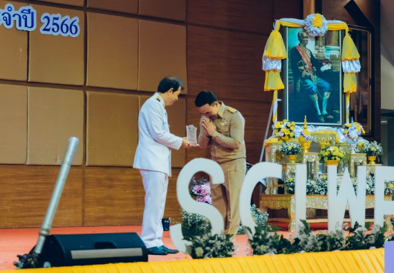 ภาพกิจกรรม  คณะวิทยาศาสตร์และเทคโนโลยี จัดพิธีถวายราชสดุดี พิธีถวายพานพุ่มสักการะและพิธีเปิด งานสัปดาห์วิทยาศาสตร์แห่งชาติ ส่วนภูมิภาค ประจำปี 2566