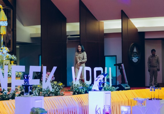 ภาพกิจกรรม  คณะวิทยาศาสตร์และเทคโนโลยี จัดพิธีถวายราชสดุดี พิธีถวายพานพุ่มสักการะและพิธีเปิด งานสัปดาห์วิทยาศาสตร์แห่งชาติ ส่วนภูมิภาค ประจำปี 2566