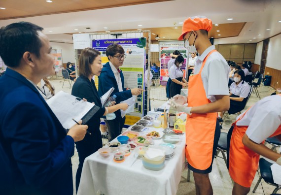 ภาพกิจกรรม  คณะวิทยาศาสตร์และเทคโนโลยี การประกวดนวัตกรรมทางอาหาร ระดับมัธยมศึกษาตอนปลาย งานสัปดาห์วิทยาศาสตร์แห่งชาติ ส่วนภูมิภาค ประจำปี 2566
