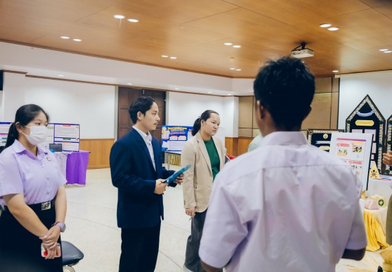 ภาพกิจกรรม  คณะวิทยาศาสตร์และเทคโนโลยี การประกวดโครงงานคณิตศาสตร์ ประเภทคณิตศาสตร์ประยุกต์ ระดับมัธยมศึกษาตอนต้น มัธยมศึกษาตอนปลาย งานสัปดาห์วิทยาศาสตร์แห่งชาติ ส่วนภูมิภาค ประจำปี 2566