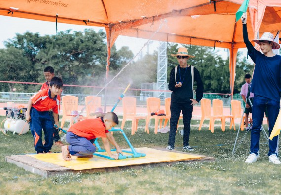 ภาพกิจกรรม  คณะวิทยาศาสตร์และเทคโนโลยี จัดการแข่งขันจรวดขวดน้ำ ระดับประถมศึกษา มัธยมศึกษาตอนต้น มัธยมศึกษาตอนปลาย งานสัปดาห์วิทยาศาสตร์แห่งชาติ ส่วนภูมิภาค ประจำปี 2566