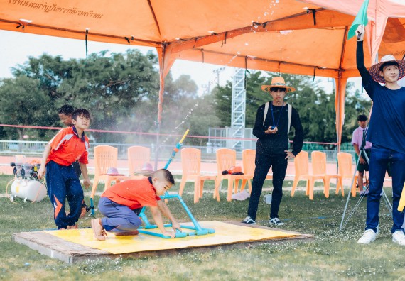 ภาพกิจกรรม  คณะวิทยาศาสตร์และเทคโนโลยี จัดการแข่งขันจรวดขวดน้ำ ระดับประถมศึกษา มัธยมศึกษาตอนต้น มัธยมศึกษาตอนปลาย งานสัปดาห์วิทยาศาสตร์แห่งชาติ ส่วนภูมิภาค ประจำปี 2566