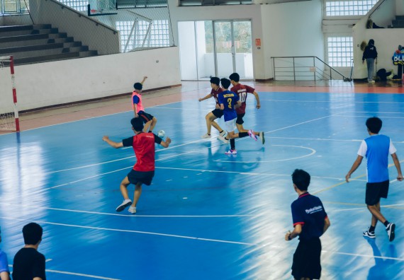 ภาพกิจกรรม  คณะวิทยาศาสตร์และเทคโนโลยี มหาวิทยาลัยราชภัฏกำแพงเพชร  จัดโครงการกีฬาสานสัมพันธ์คณะวิทยาศาสตร์และเทคโนโลยี