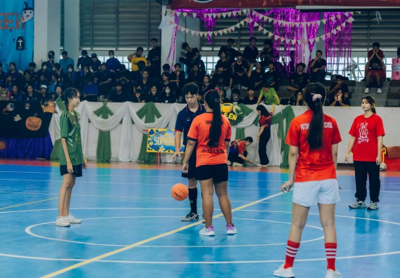 ภาพกิจกรรม  คณะวิทยาศาสตร์และเทคโนโลยี มหาวิทยาลัยราชภัฏกำแพงเพชร  จัดโครงการกีฬาสานสัมพันธ์คณะวิทยาศาสตร์และเทคโนโลยี