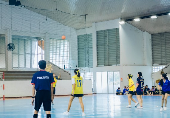 ภาพกิจกรรม  คณะวิทยาศาสตร์และเทคโนโลยี มหาวิทยาลัยราชภัฏกำแพงเพชร  จัดโครงการกีฬาสานสัมพันธ์คณะวิทยาศาสตร์และเทคโนโลยี