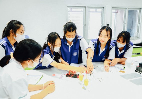 ภาพกิจกรรม    คณะวิทยาศาสตร์และเทคโนโลยี มหาวิทยาลัยราชภัฏกำแพงเพชร ร่วมกับโรงเรียนผดุงปัญญา จัดค่ายวิทยาศาสตร์  และค่ายเทคนิคปลอดเชื้อ