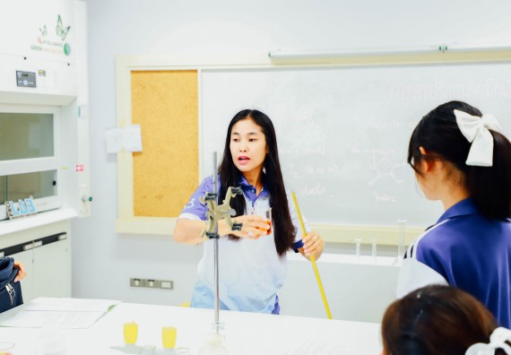 ภาพกิจกรรม    คณะวิทยาศาสตร์และเทคโนโลยี มหาวิทยาลัยราชภัฏกำแพงเพชร ร่วมกับโรงเรียนผดุงปัญญา จัดค่ายวิทยาศาสตร์  และค่ายเทคนิคปลอดเชื้อ