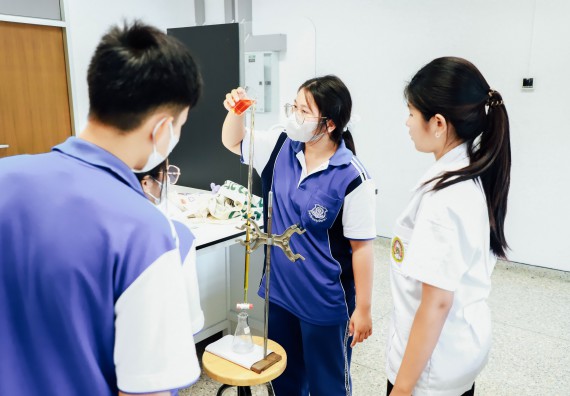 ภาพกิจกรรม    คณะวิทยาศาสตร์และเทคโนโลยี มหาวิทยาลัยราชภัฏกำแพงเพชร ร่วมกับโรงเรียนผดุงปัญญา จัดค่ายวิทยาศาสตร์  และค่ายเทคนิคปลอดเชื้อ