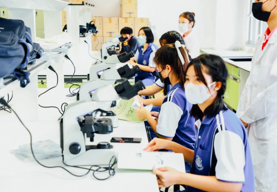 ภาพกิจกรรม    คณะวิทยาศาสตร์และเทคโนโลยี มหาวิทยาลัยราชภัฏกำแพงเพชร ร่วมกับโรงเรียนผดุงปัญญา จัดค่ายวิทยาศาสตร์  และค่ายเทคนิคปลอดเชื้อ